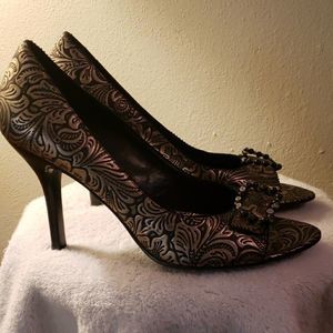Naturalizer blk/silver peep toe heels.  Size 11M